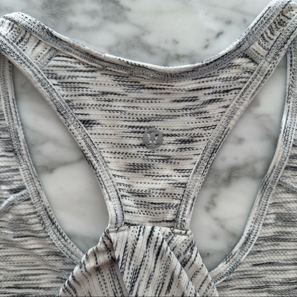 Lululemon Essential Tank - size 2 - Picture 3 of 5